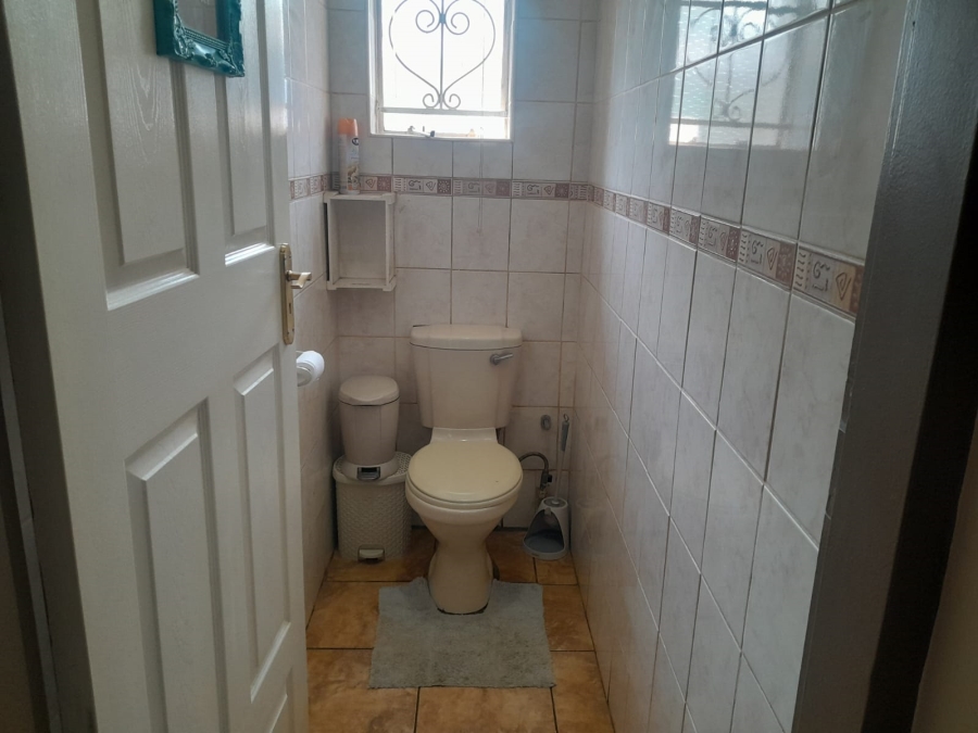 4 Bedroom Property for Sale in Oos Einde North West